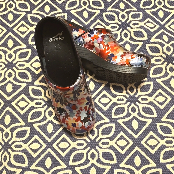 DANSKO - Picture 1 of 4